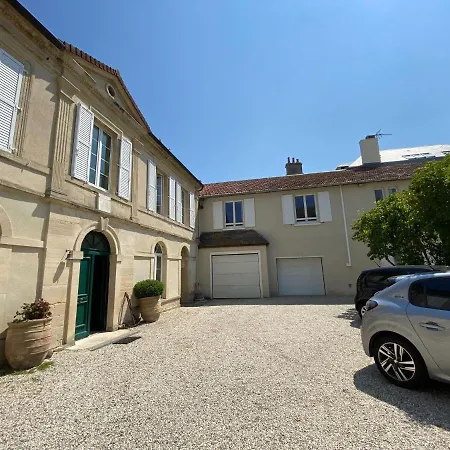 In Near Sandy Apartment *