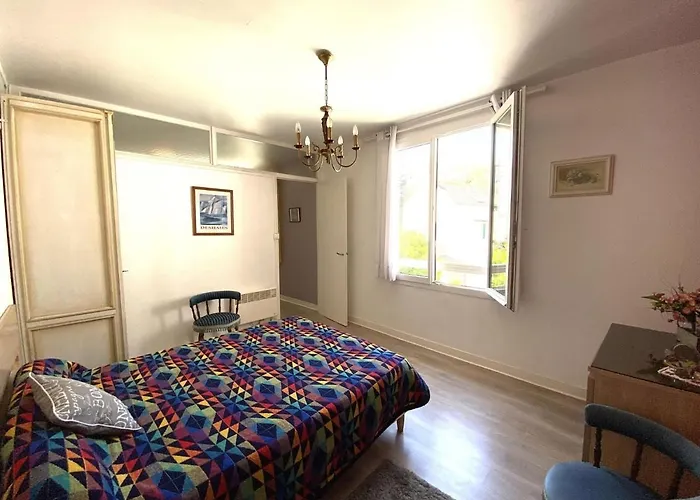 In Near Sandy * ארומנש-לה-באינס