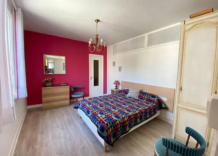 In Near Sandy * ארומנש-לה-באינס